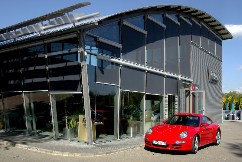 External screen-type roller blinds in Audi showroom